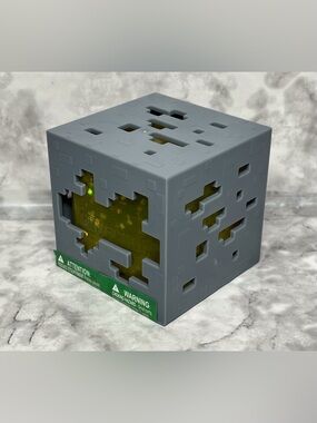 New MINECRAFT JELLY CUBES - Yellow Glitter Viral Squishy Like Nee Doh